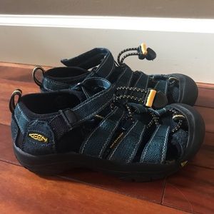 Keen sandals little boys 13